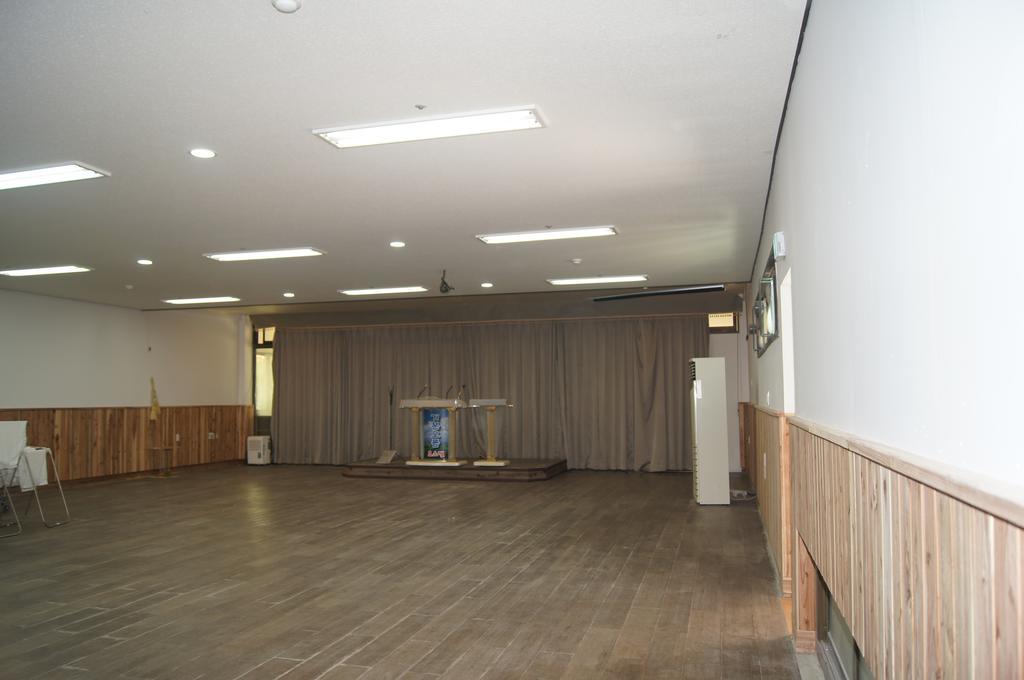 Geomunoreum Hostel Jeju Dış mekan fotoğraf