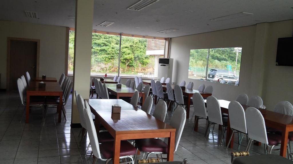 Geomunoreum Hostel Jeju Dış mekan fotoğraf